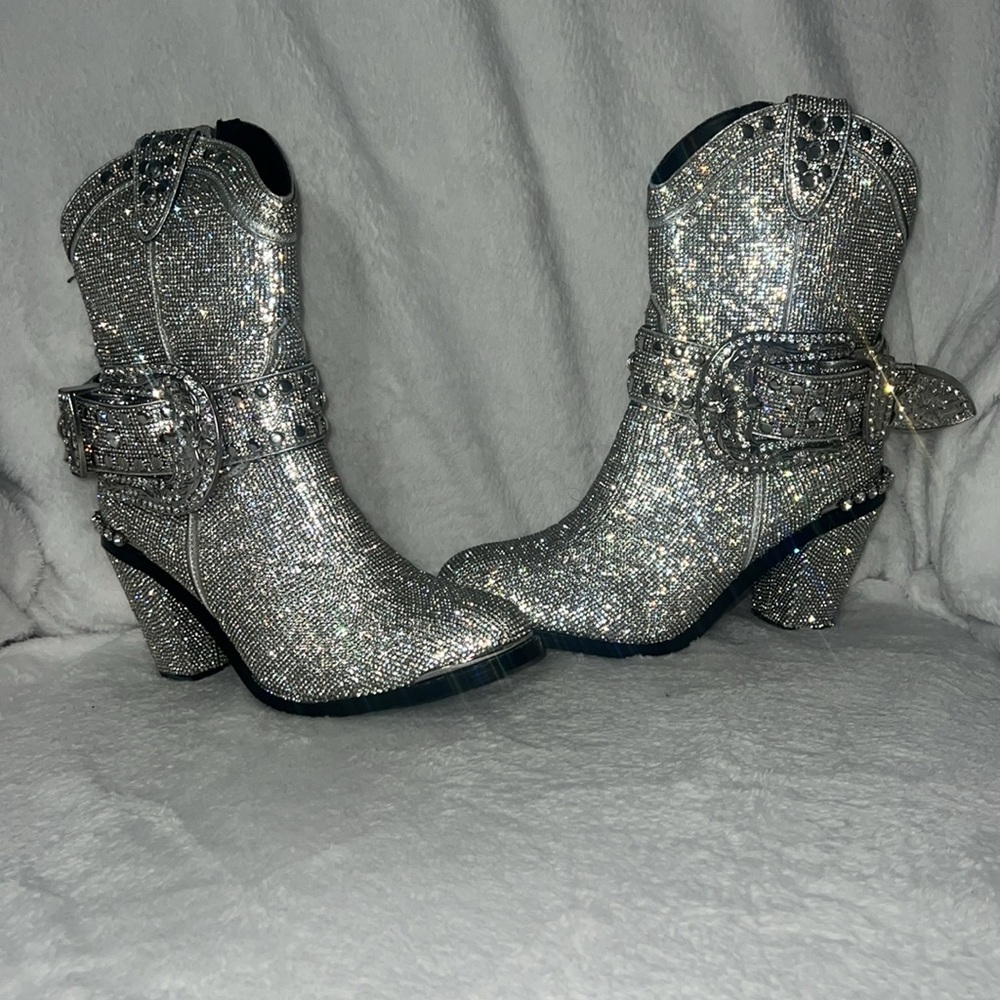 Embellished cowboy boots